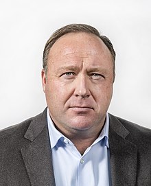 How tall is Alex Jones?